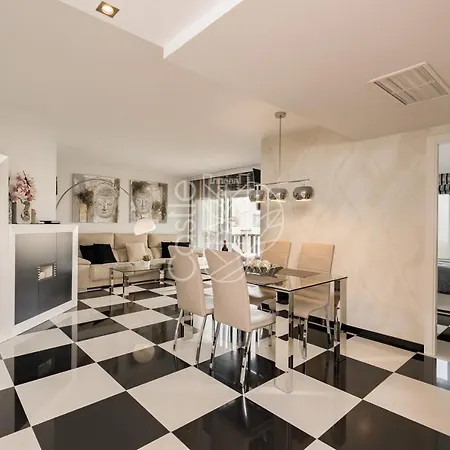 Malaga Puerto Marina Playa Vacacional Luxury Appartement Benalmádena